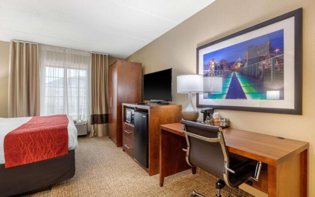 Comfort Inn & Suites Hamilton Place