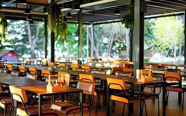 Chatnipa Beach Resort