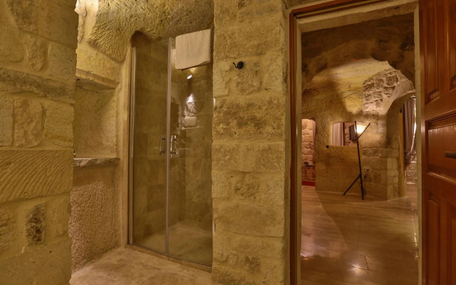 Acropolis Cave Suite