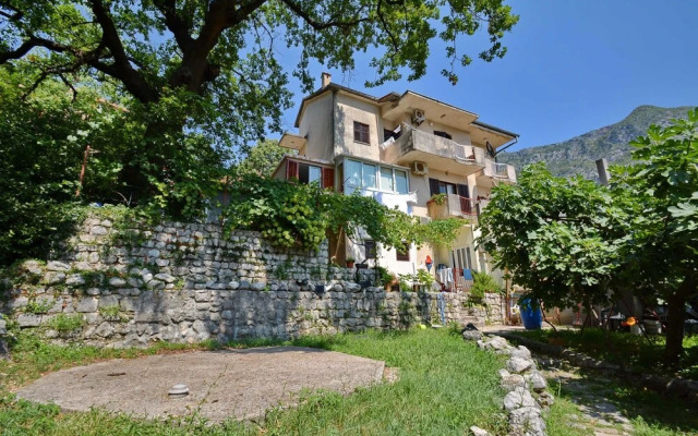 Apartments Risan Center