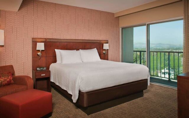 Courtyard by Marriott Los Angeles - Sherman Oaks