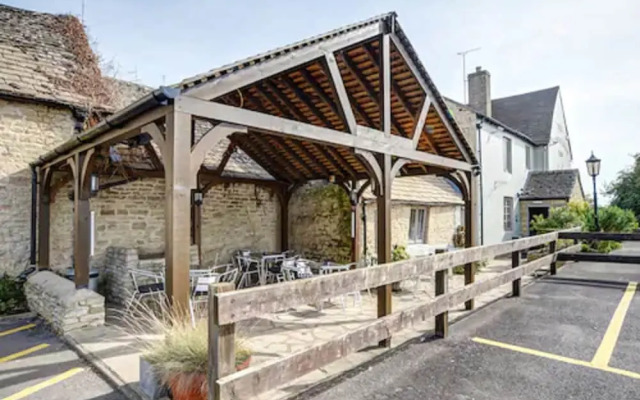 Thames Head Inn
