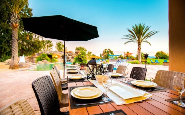 The Mermaid by AvantStay | Prvt Estate w/Swim-Up Bar, Volleyball Crt | Sleeps 14