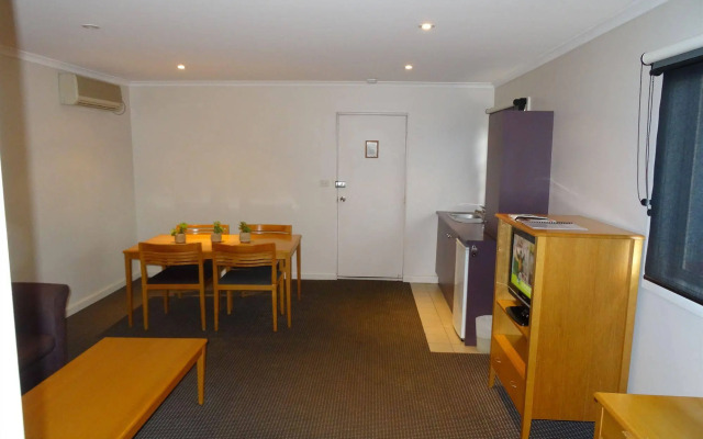 Sunshine Motor Inn