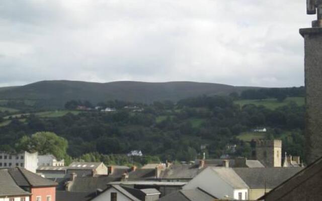 Fennessy's Hotel