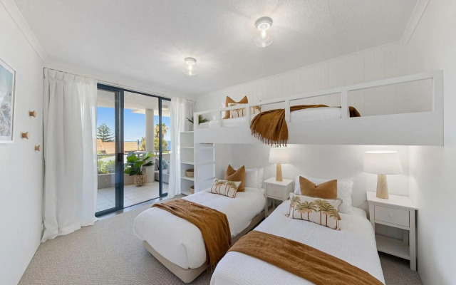 Unit 2 21 Park Cres Modern Stylish apartment