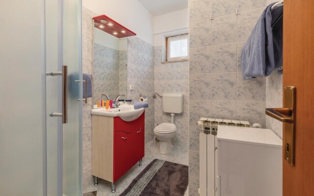 Amazing Home in Labin with WiFi, 7 Bedrooms & Hot Tub