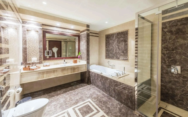 Bayat Hotels Company