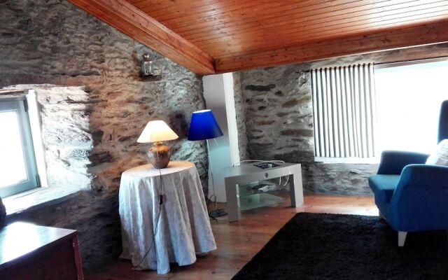 House With 2 Bedrooms in Peso da Régua, With Wonderful Mountain View,