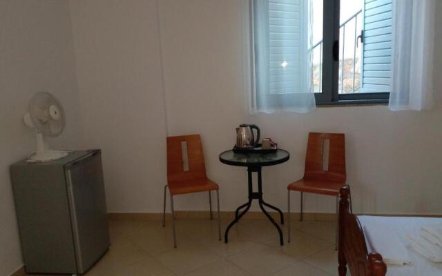 Tasos Rooms
