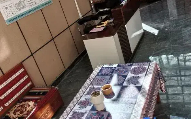Yaju Homestay Youth Hostel (Dukezong Ancient City East Gate)
