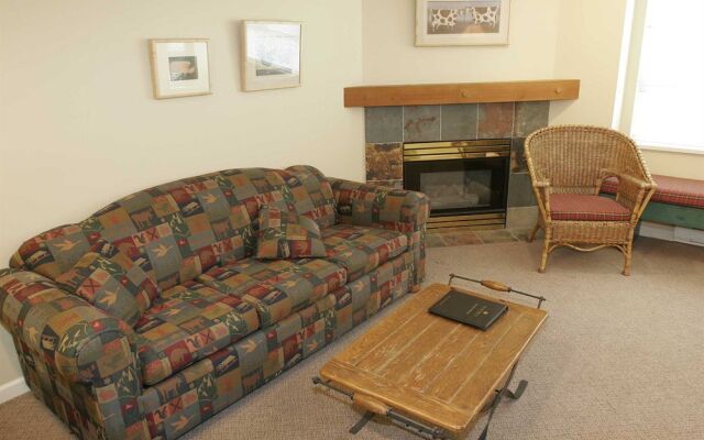 ResortQuest at Marketplace Lodge