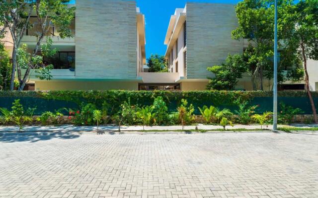 305 Luxury Penthouse with Private Pool