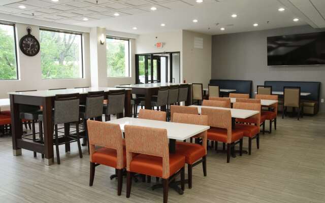 Best Western Paramus Hotel & Suites