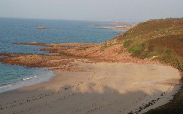Comfortable holiday home in Brittany near the sea