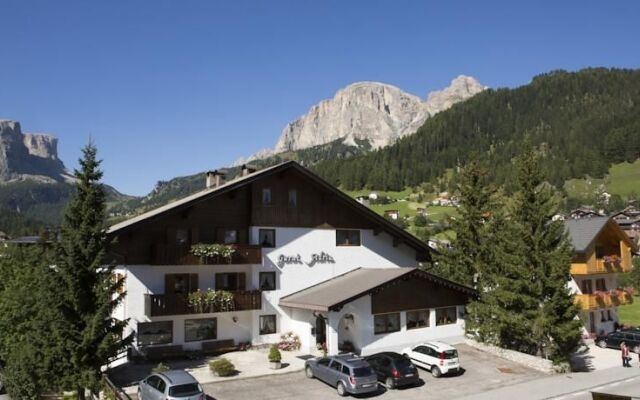 Adria Garni B&B Residence Corvara