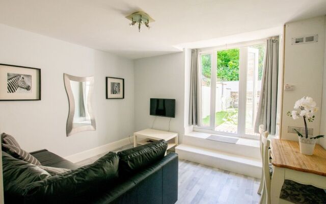 Large Garden Apartment Central Bristol