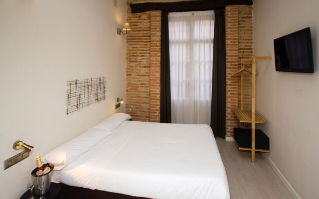 Suites Boutique Jardines del Montornés