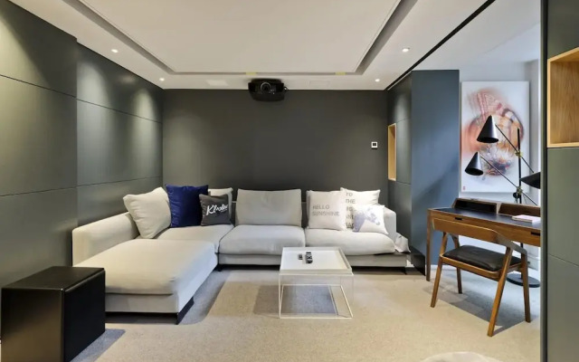 Artistic Apartment