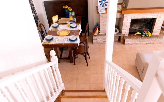 Tot un Mon-Beachfront House