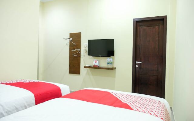 OYO 1149 Hotel Mustika