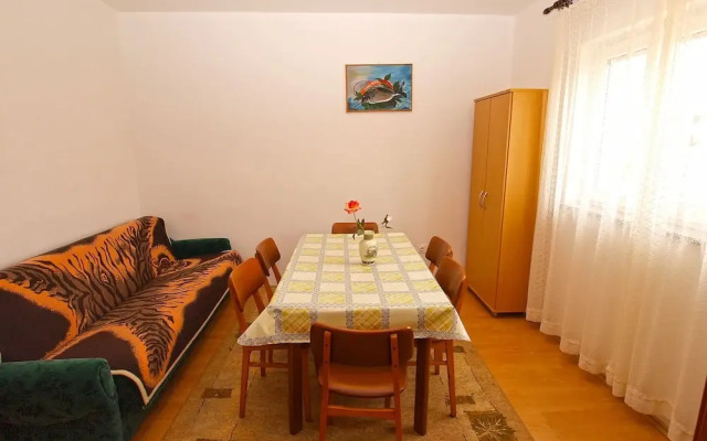 Apartment 359