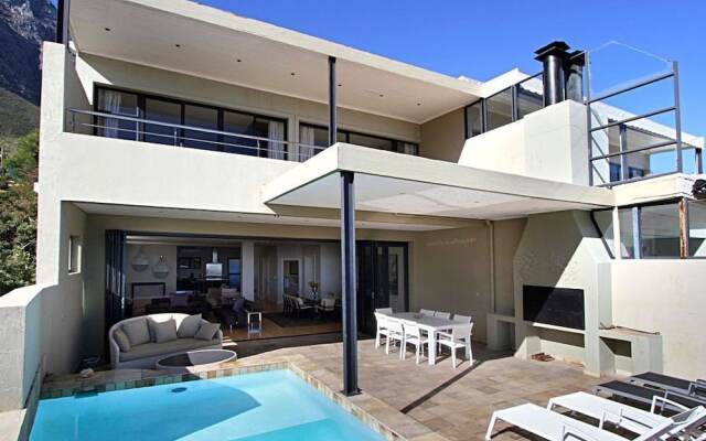 Medburn Views Penthouse