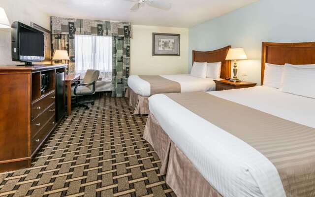Baymont by Wyndham Arlington At Six Flags Dr