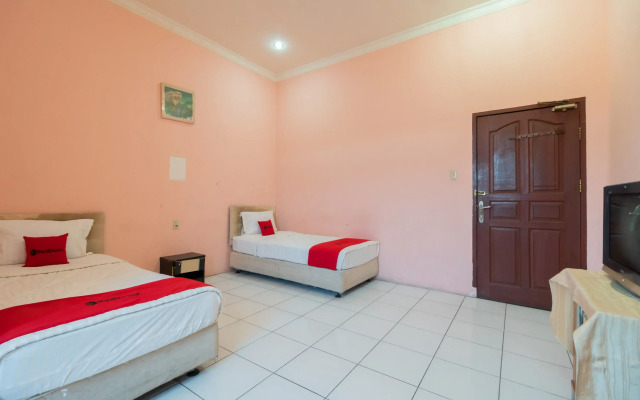 RedDoorz near Silangit International Airport