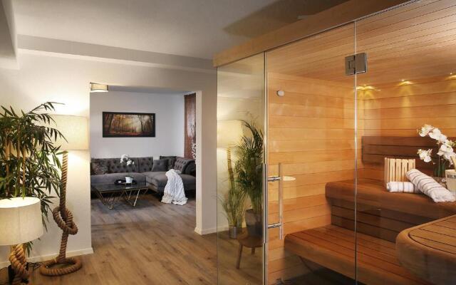 Private Spa LUX with Whirlpool and Sauna in Zurich