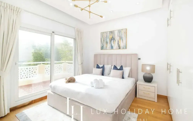 LUX The Meadows 5 Bed Villa