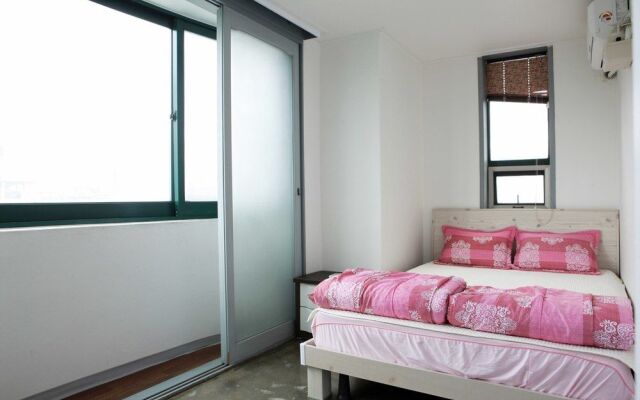 Fortune Hongdae Hostel