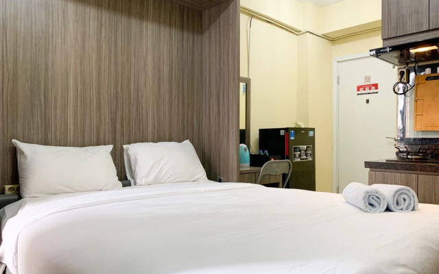 Homey And Tidy Studio At Green Pramuka City Apartment