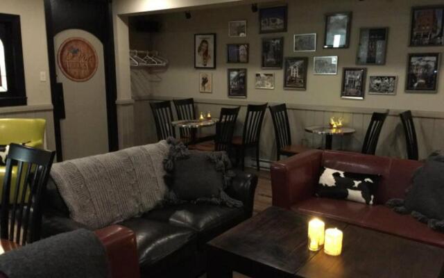 The Bulldog Hotel Silver Star