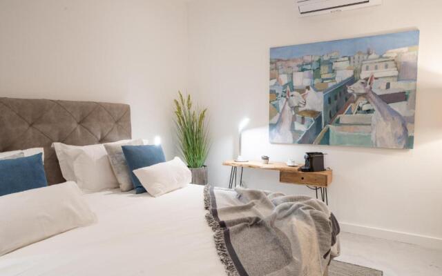 Eleven, Boutique luxury house & garden