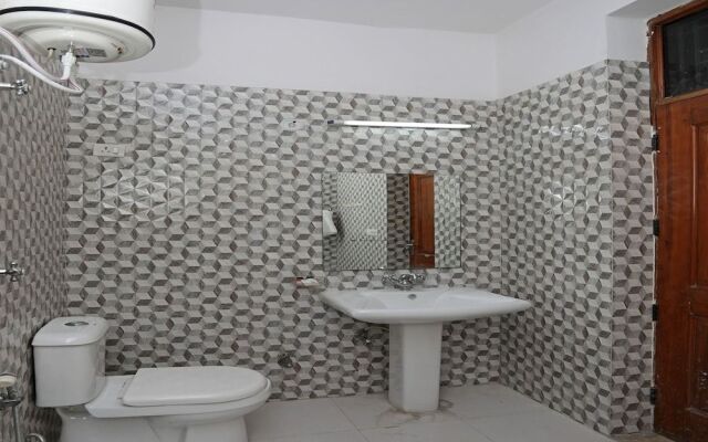 OYO 12502 City Hotel