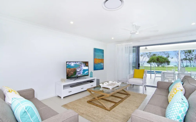 Sentosa at Tugun Beachfront Holiday Home