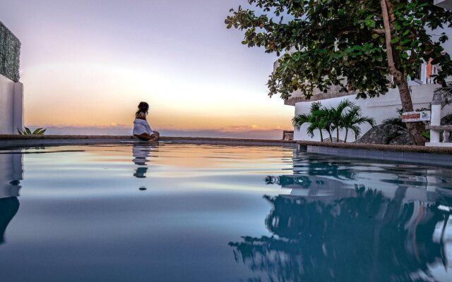 Pescadores Seaview Suites Moalboal