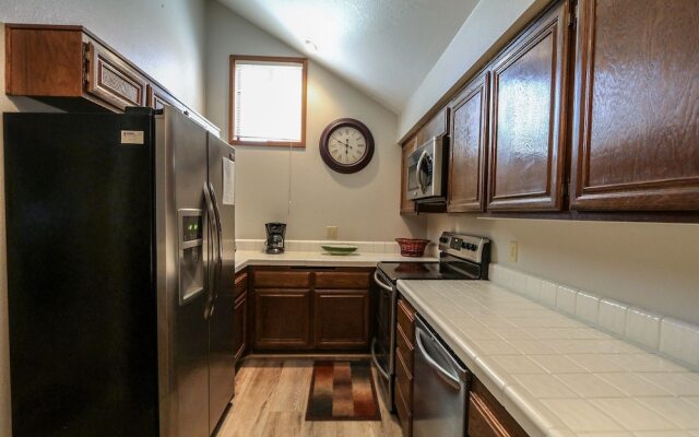 Aspen Creek #306 1 Bedroom Condo by RedAwning