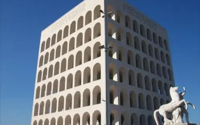 Roman Holidays all'Eur
