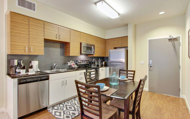 Global Luxury Suites in Sunnyvale