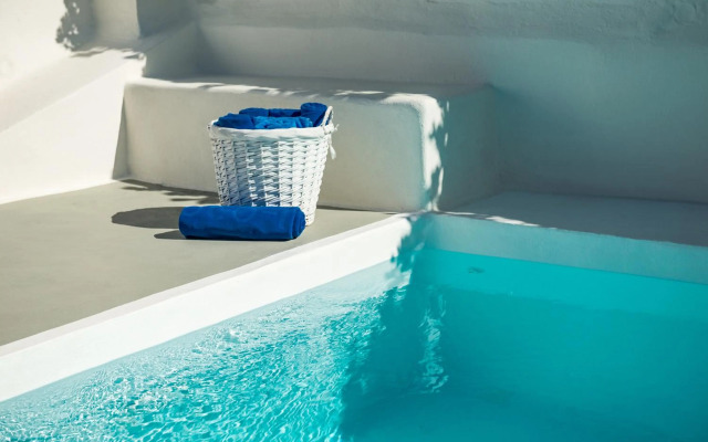 Pantelia Suites