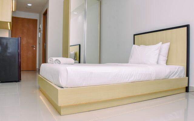 Cozy Studio with Single Bed at Evenciio Margonda Apartment