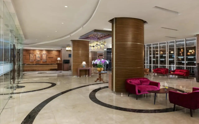 The Alana Hotel & Convention Center