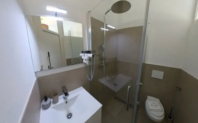 7 Rooms