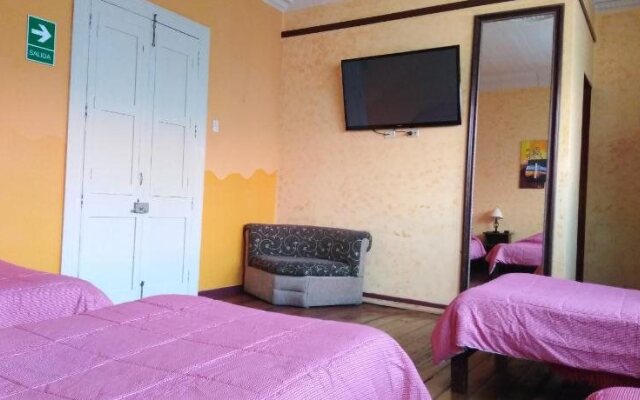 Los Balcones De Moral Y Santa Catalina Hostal