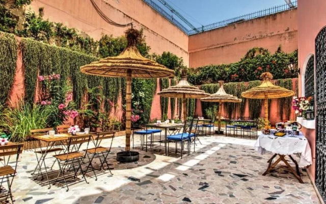 Lhostel