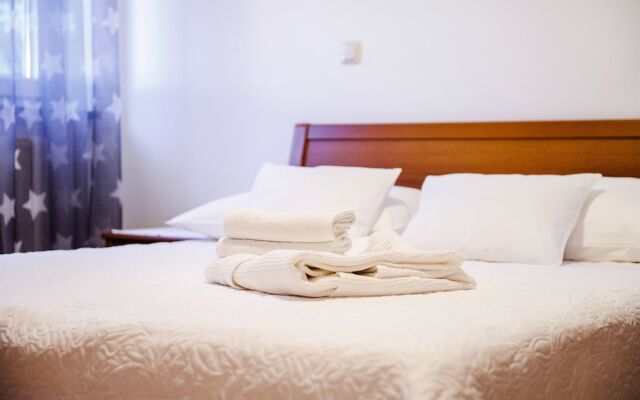 Apartment And Rooms Ana