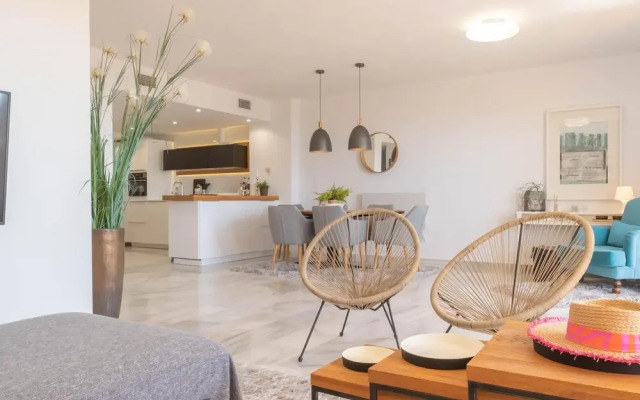 Calahonda Elegance With Pool And Sea View