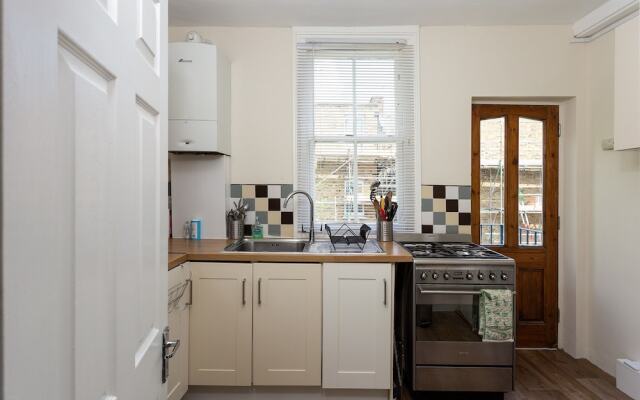 2 Bedroom Flat In South London